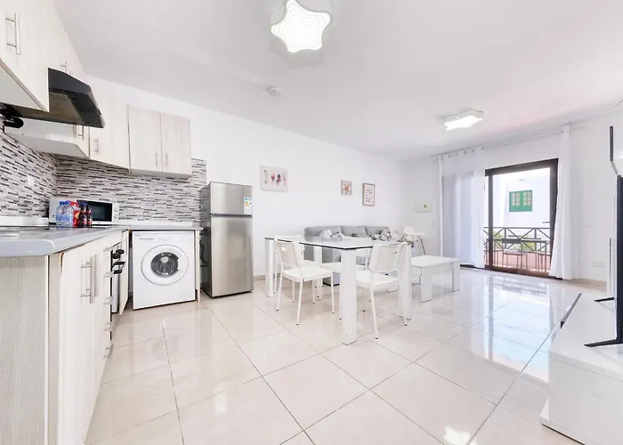 Happy - Shared Pool And Near The By Lanzarote