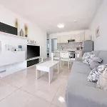 Semesterbostad Happy - Shared Pool And Near The By Lanzarote Puerto del Carmen (Lanzarote)