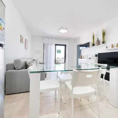 Hébergement de vacances Happy - Shared Pool And Near The By Lanzarote *