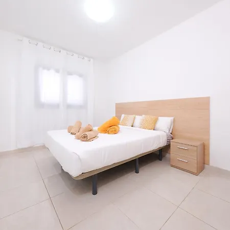 Happy - Shared Pool And Near The By Lanzarote Hébergement de vacances