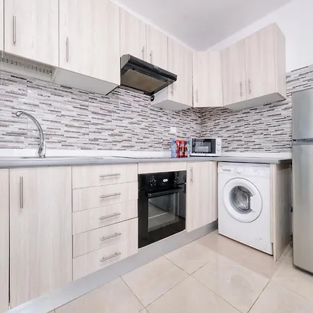 Happy - Shared Pool And Near The By Lanzarote Puerto del Carmen (Lanzarote)